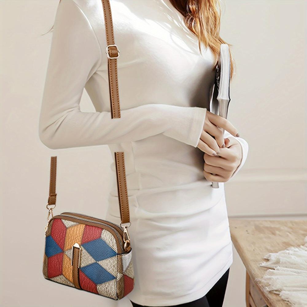 Luna | Мини торба crossbody с пачуърк десен